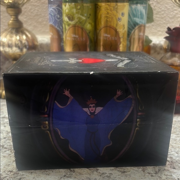 Disney Villains Evil Queen Box - Picture 3 of 8